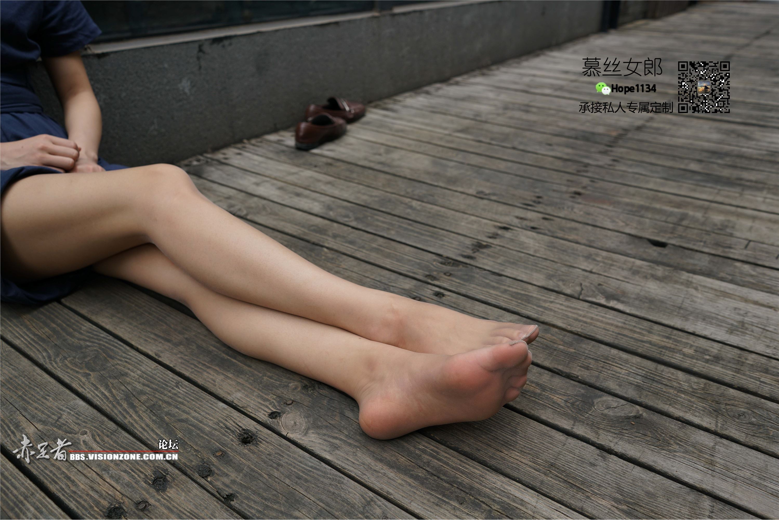 MussGirl慕丝女郎  NO.067 女神的超薄丝腿秀，性感不是不在于“脱”